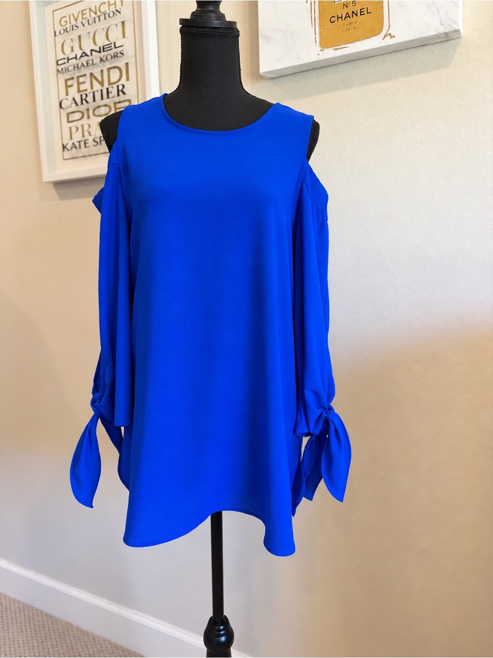 Gibson Royal Blue Cold Shoulder Tie Sleeve Blouse Medium